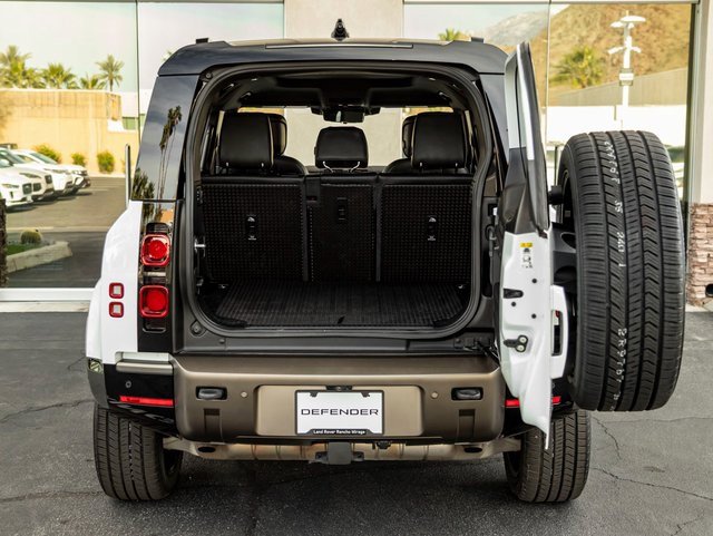 Used 2021 Land Rover Defender 110 X-Dynamic HSE image 22