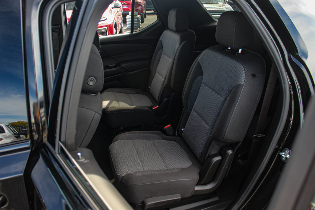 Used 2023 Chevrolet Traverse LT FWD image 14