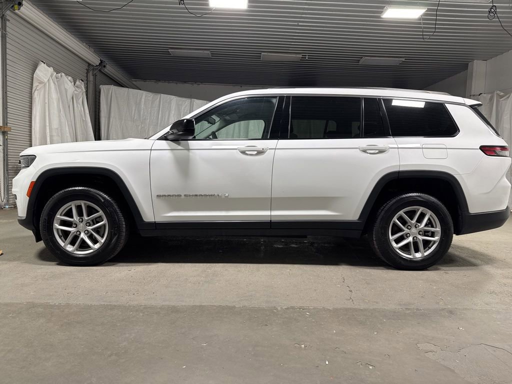 Used 2023 Jeep Grand Cherokee L Laredo w/ Luxury Tech Group I RWD image 4