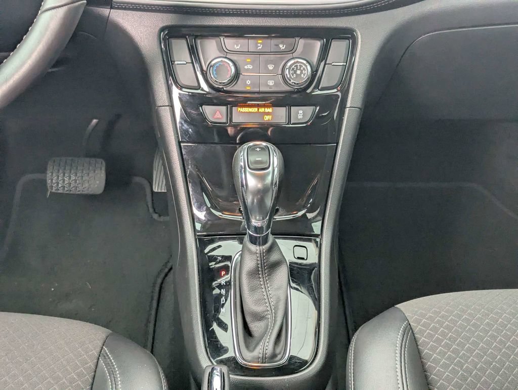 Used 2021 Buick Encore Preferred w/ Safety Package FWD image 19