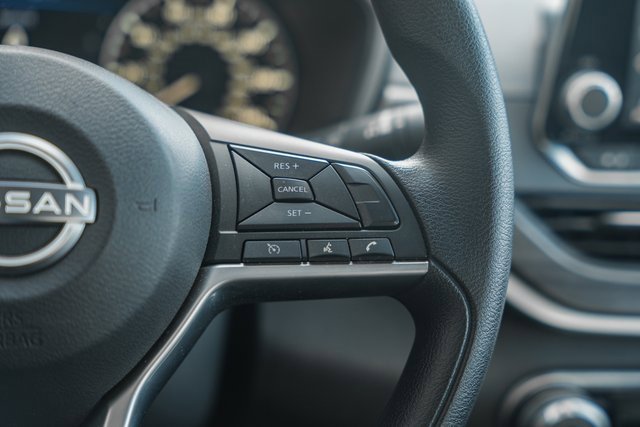 Used 2025 Nissan Altima 2.5 SV image 29