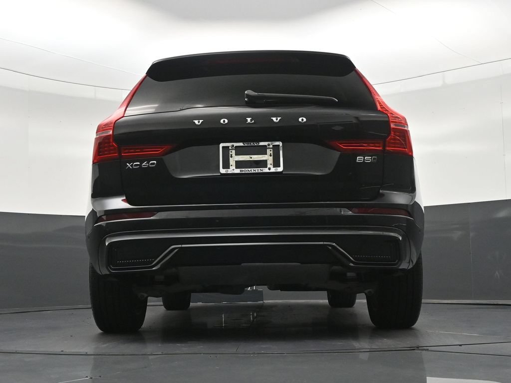 Certified 2024 Volvo XC60 B5 Plus AWD/4WD image 25