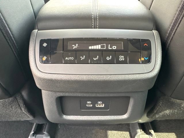 Used 2025 Nissan Pathfinder SL AWD/4WD image 22