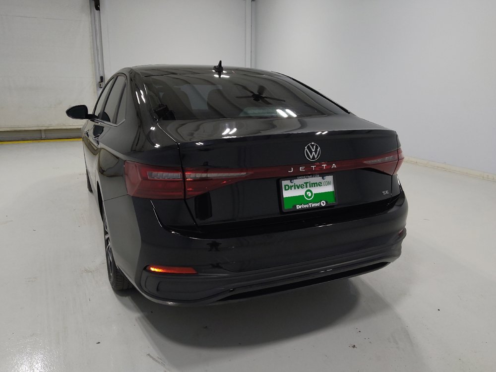 Used 2025 Volkswagen Jetta SE FWD image 6