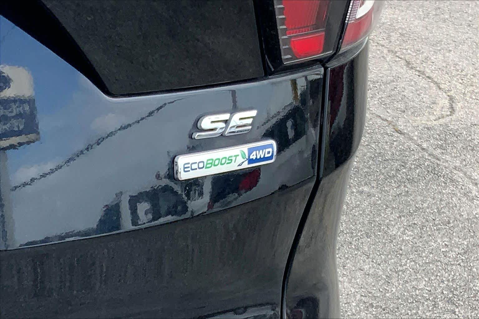 Certified 2018 Ford Escape SE w/ Ford Safe & Smart Package AWD/4WD image 10