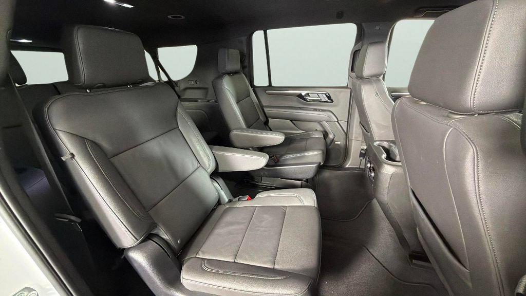 Certified 2025 Chevrolet Suburban LT w/ Comfort Package RWD image 33