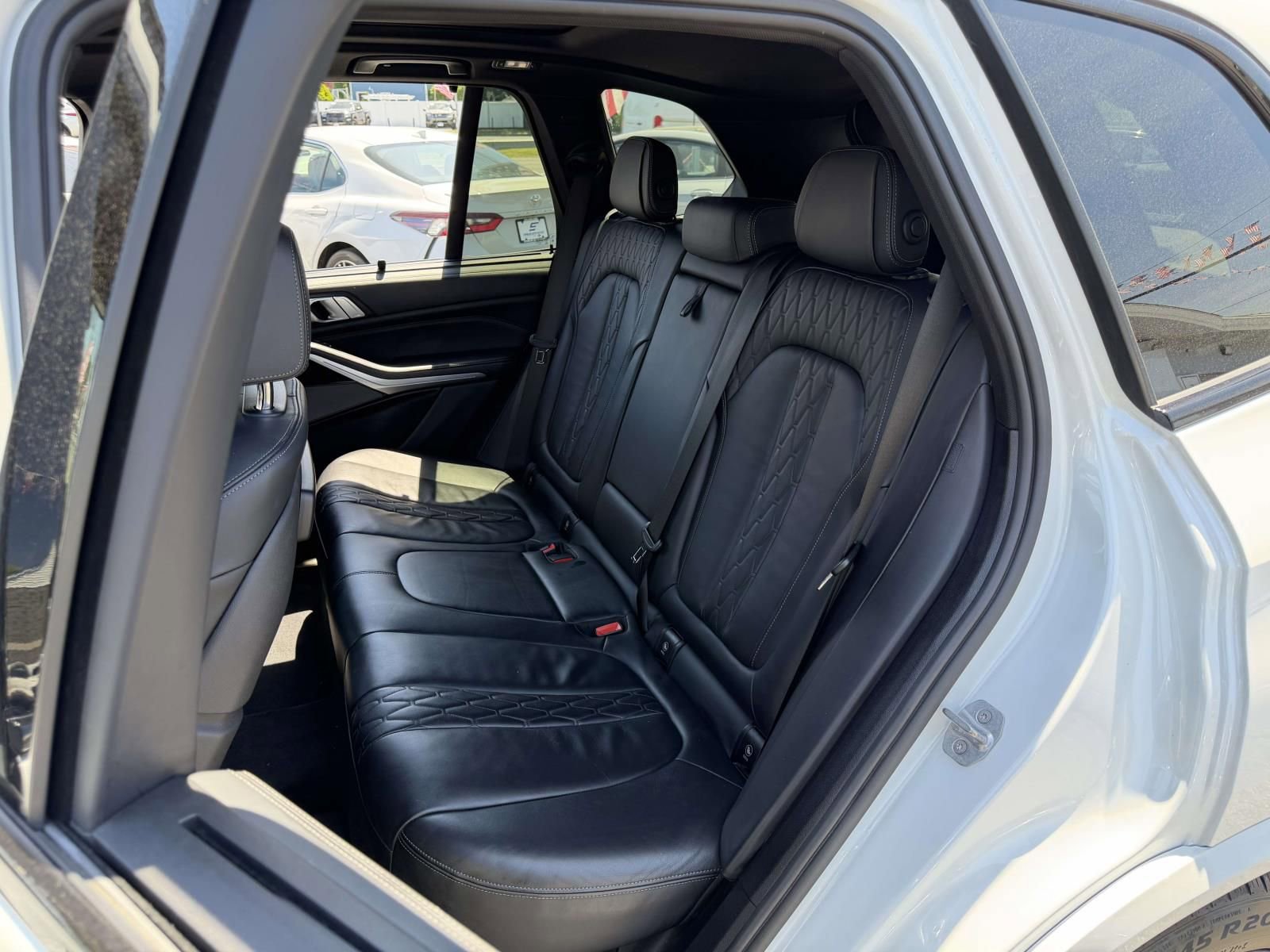 Used 2020 BMW X5 M50i w/ Executive Package AWD/4WD image 23