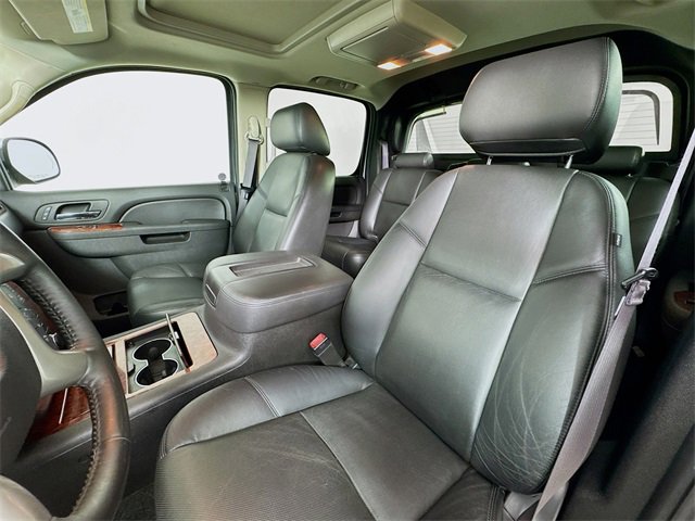 Used 2013 Chevrolet Avalanche LTZ image 11