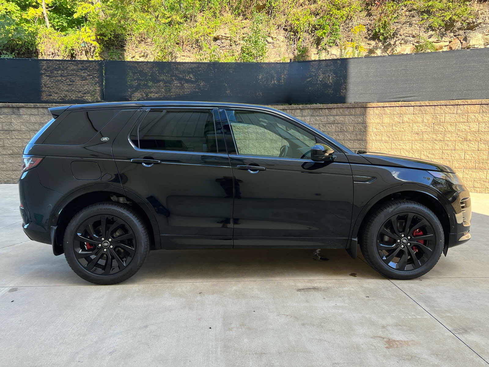 Used 2025 Land Rover Discovery Sport Dynamic SE image 7