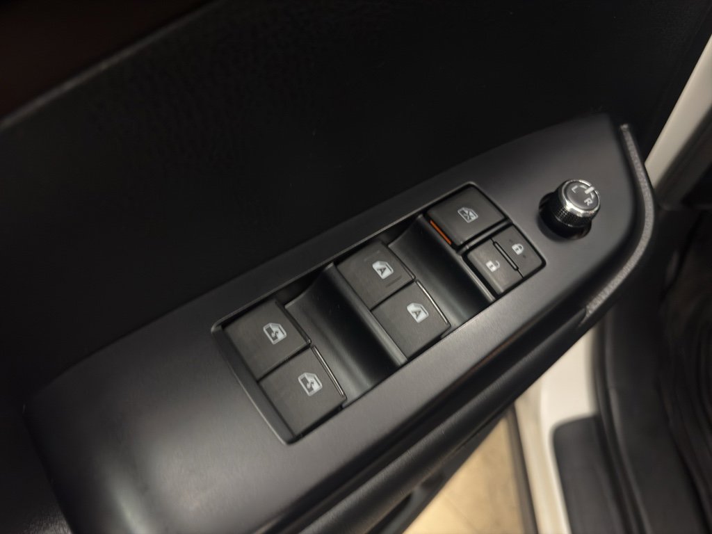 Used 2015 Toyota Highlander XLE image 22