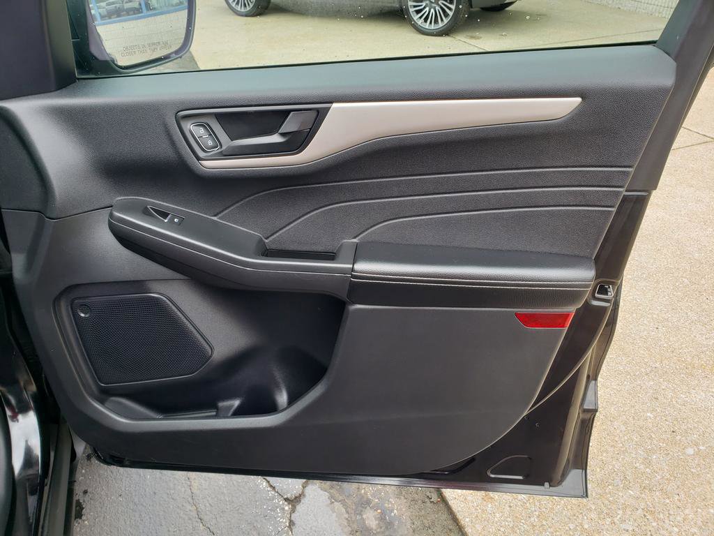 Used 2022 Ford Escape SE w/ Convenience Package image 18