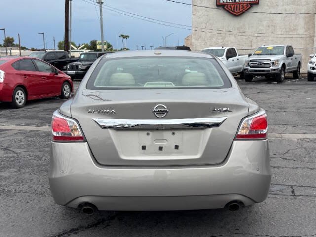 Used 2015 Nissan Altima 3.5 SL FWD image 4