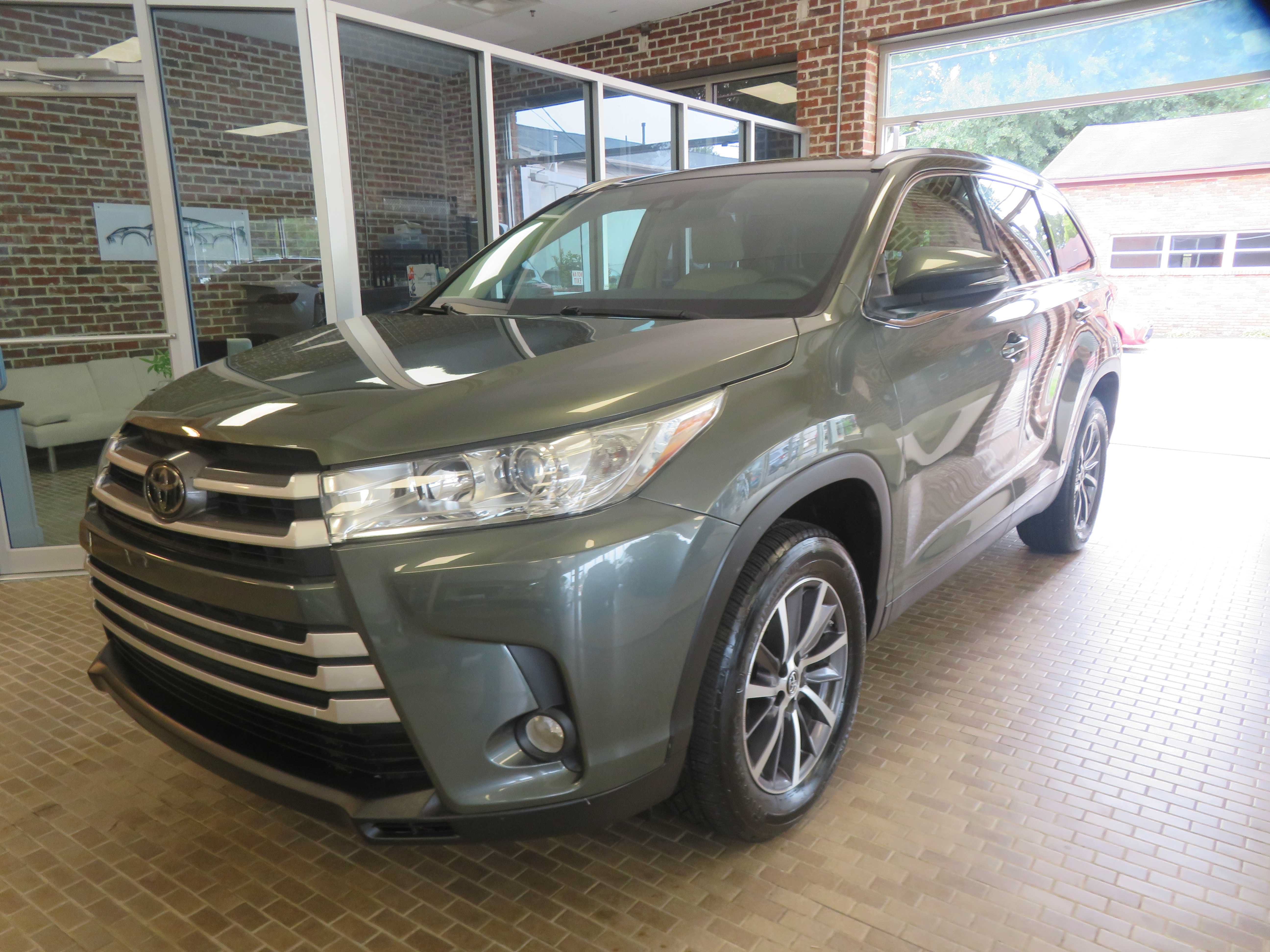 Used 2019 Toyota Highlander XLE