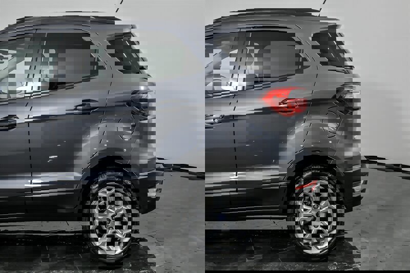 Used 2021 Ford EcoSport SE w/ SE Convenience Package image 7