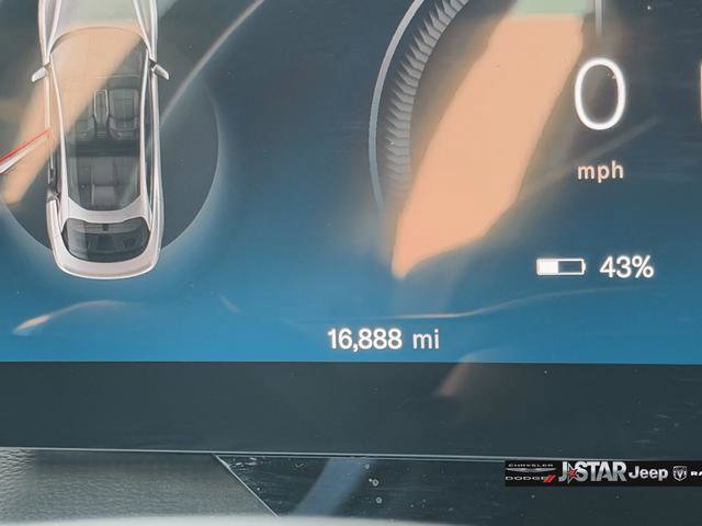 Used 2024 Lucid Air Touring image 23