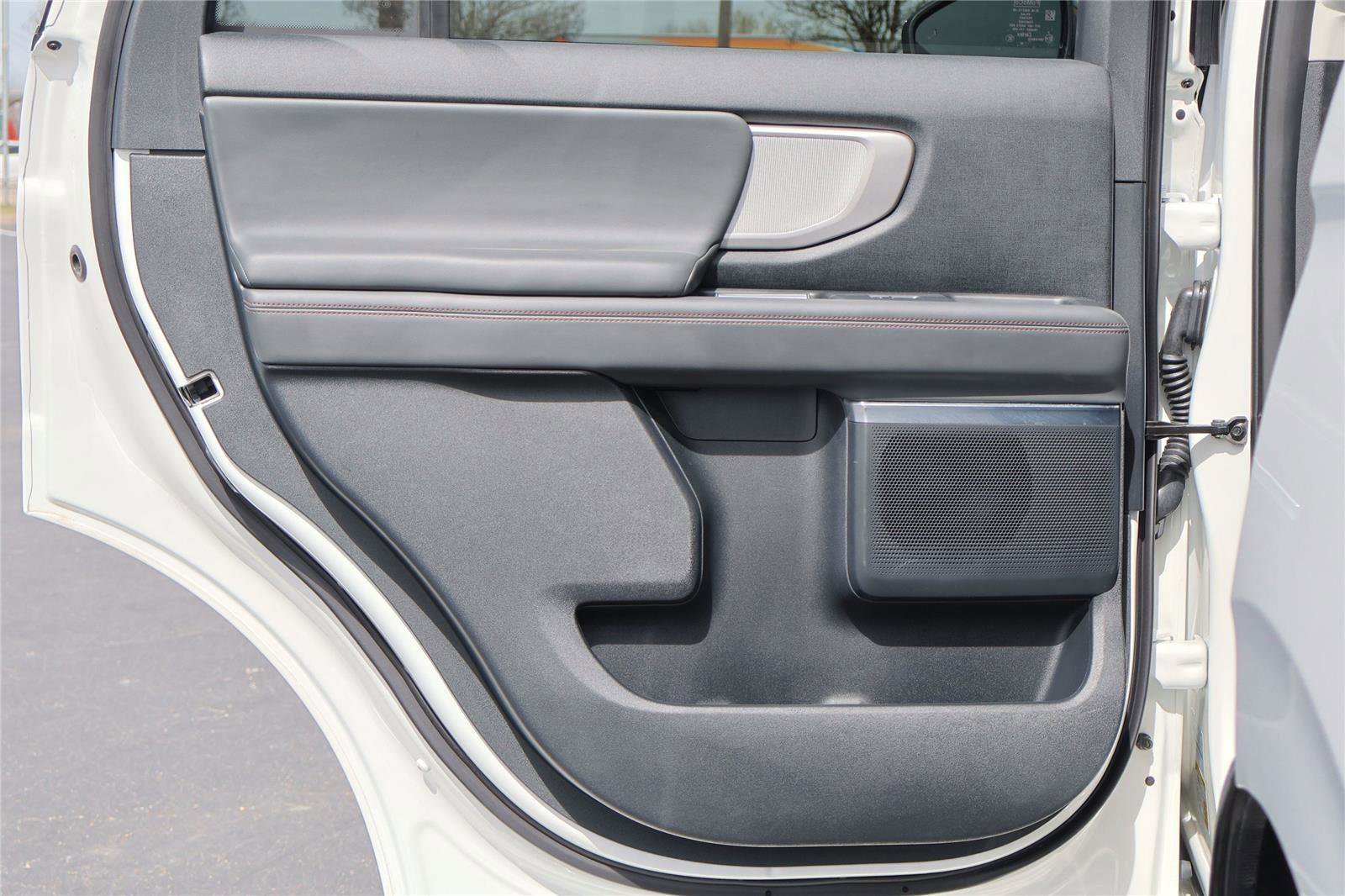 Used 2025 Ford Expedition Active image 26