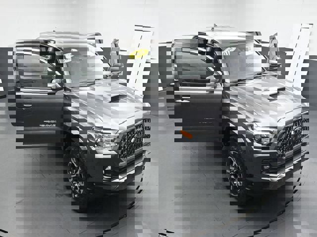 Used 2018 Toyota Tacoma TRD Sport image 34