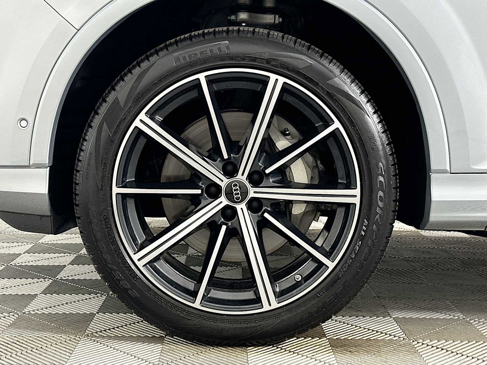 Used 2025 Audi Q7 Premium Plus w/ Premium Plus Package image 31