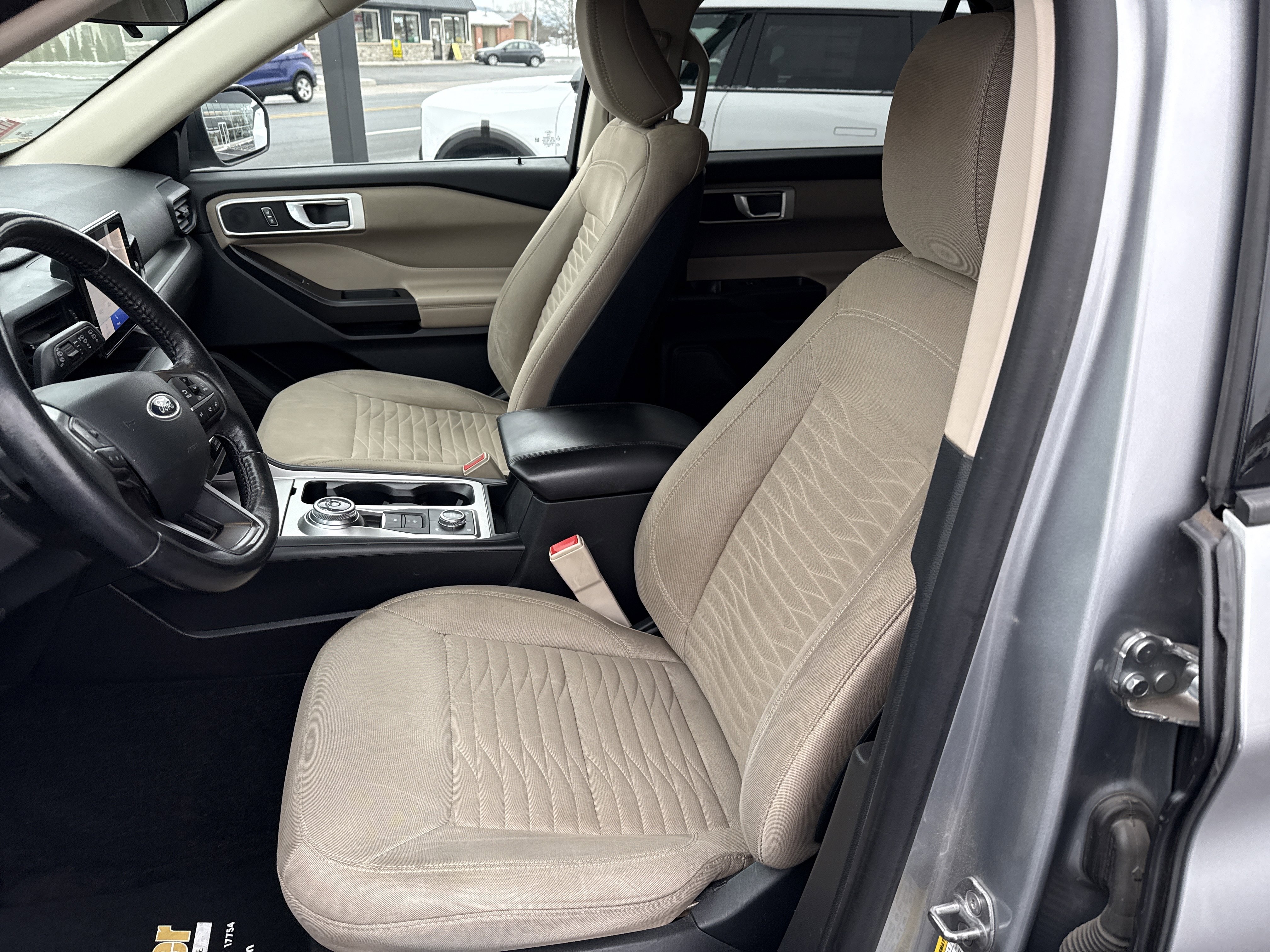 Used 2020 Ford Explorer XLT w/ Class III Trailer Tow Package image 12