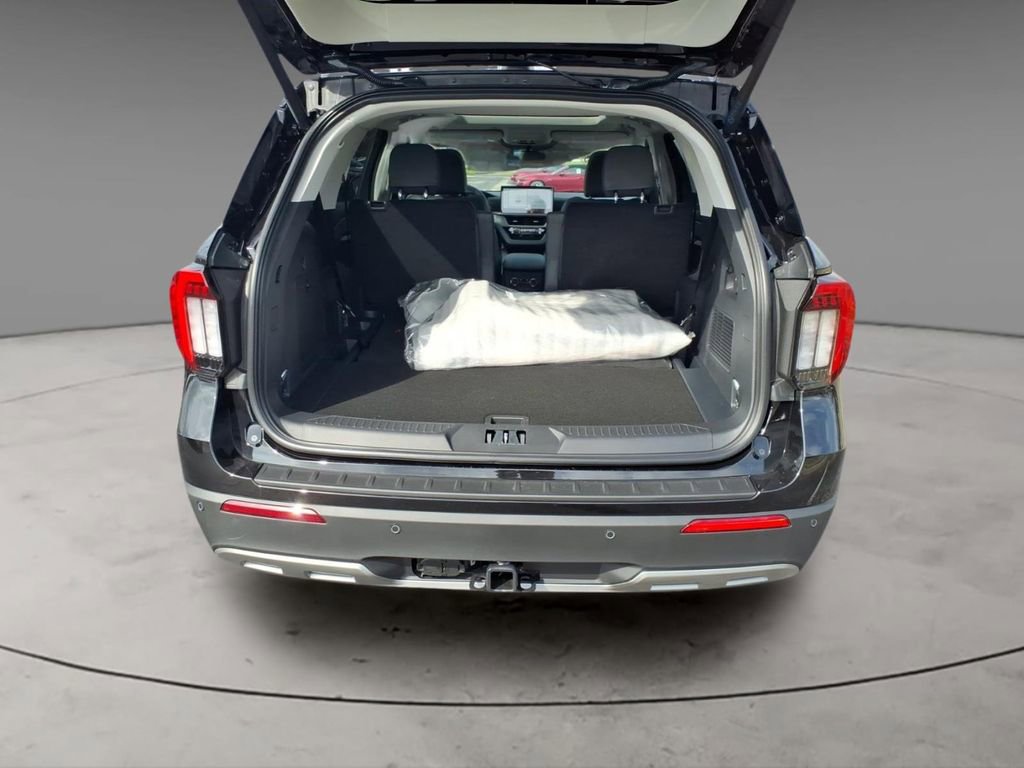 New 2026 Ford Explorer Active image 8
