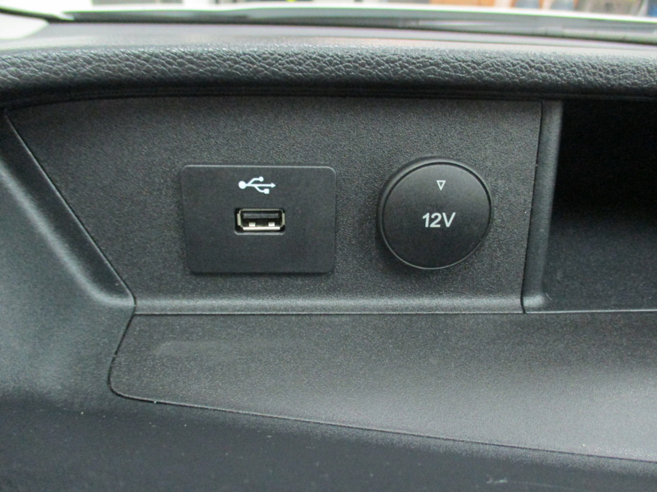 Used 2024 Ford Transit 250 Low Roof w/ Exterior Upgrade Package image 19