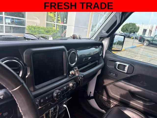 Used 2022 Jeep Wrangler Unlimited Sahara AWD/4WD image 16