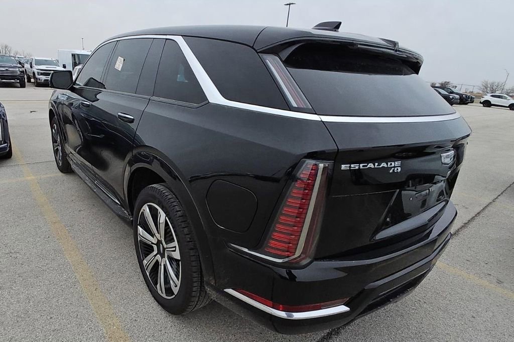 Used 2025 Cadillac Escalade IQ Luxury 2 image 4