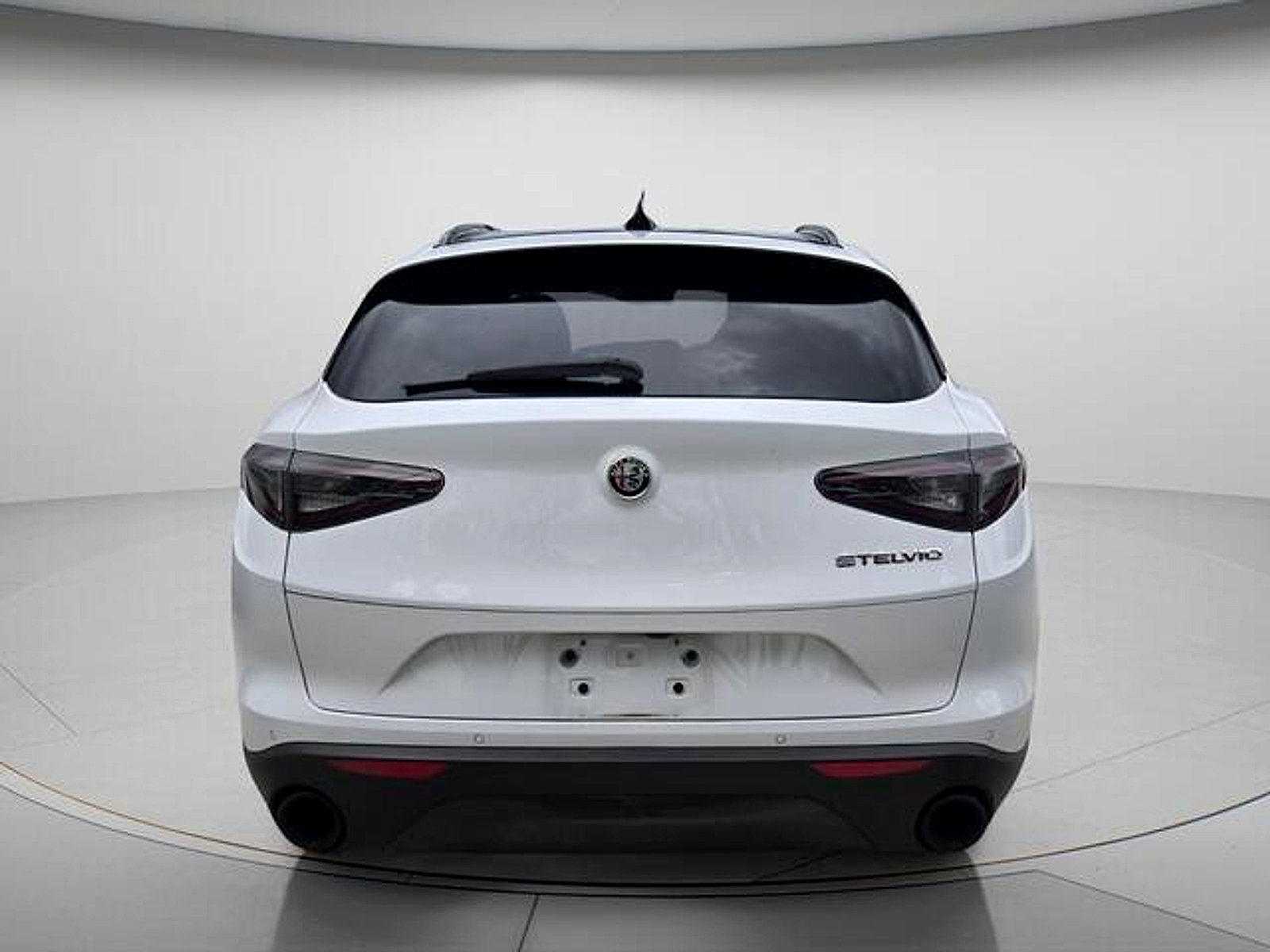 Used 2024 Alfa Romeo Stelvio Sprint RWD image 5