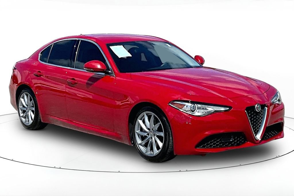 Used 2018 Alfa Romeo Giulia image 1