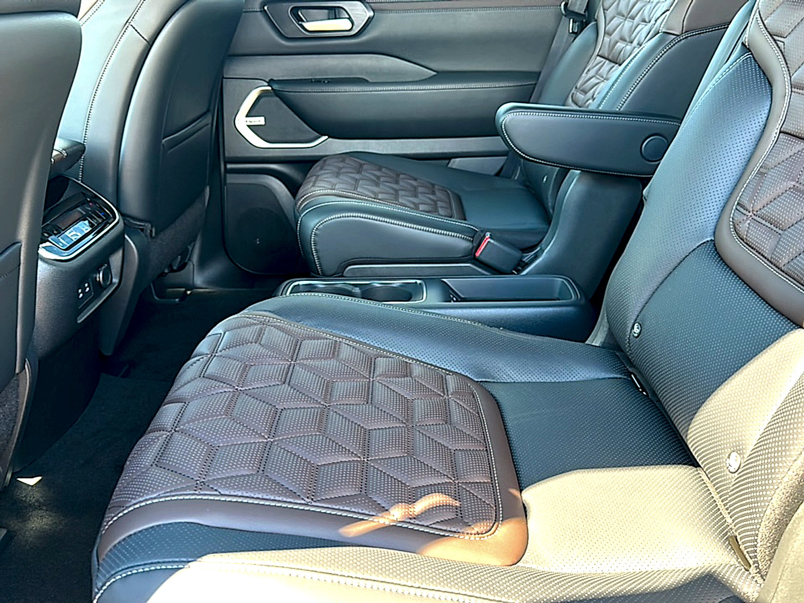 New 2026 Nissan Armada Platinum image 15