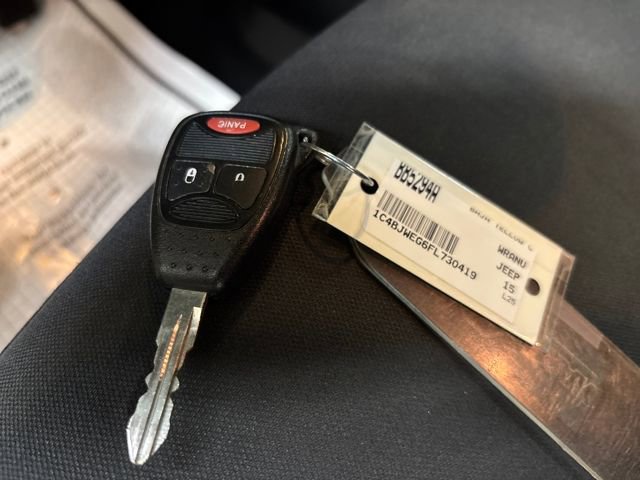 Used 2015 Jeep Wrangler Unlimited Sahara image 25