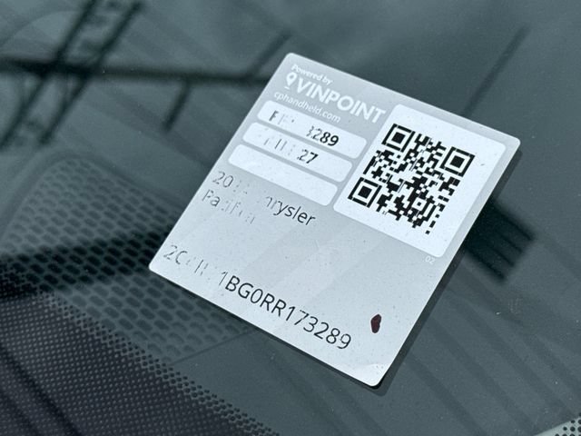 Used 2024 Chrysler Pacifica Touring-L FWD image 18