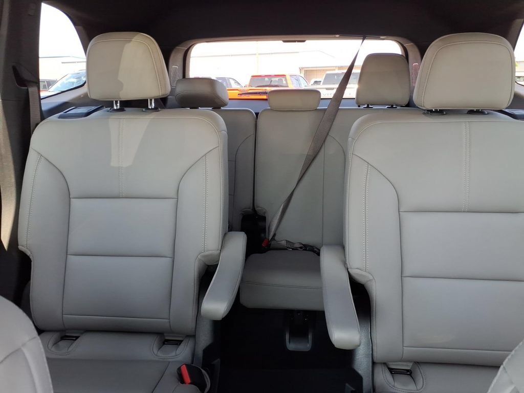 Used 2026 GMC Acadia Elevation w/ Elevation Premium Package AWD/4WD image 6