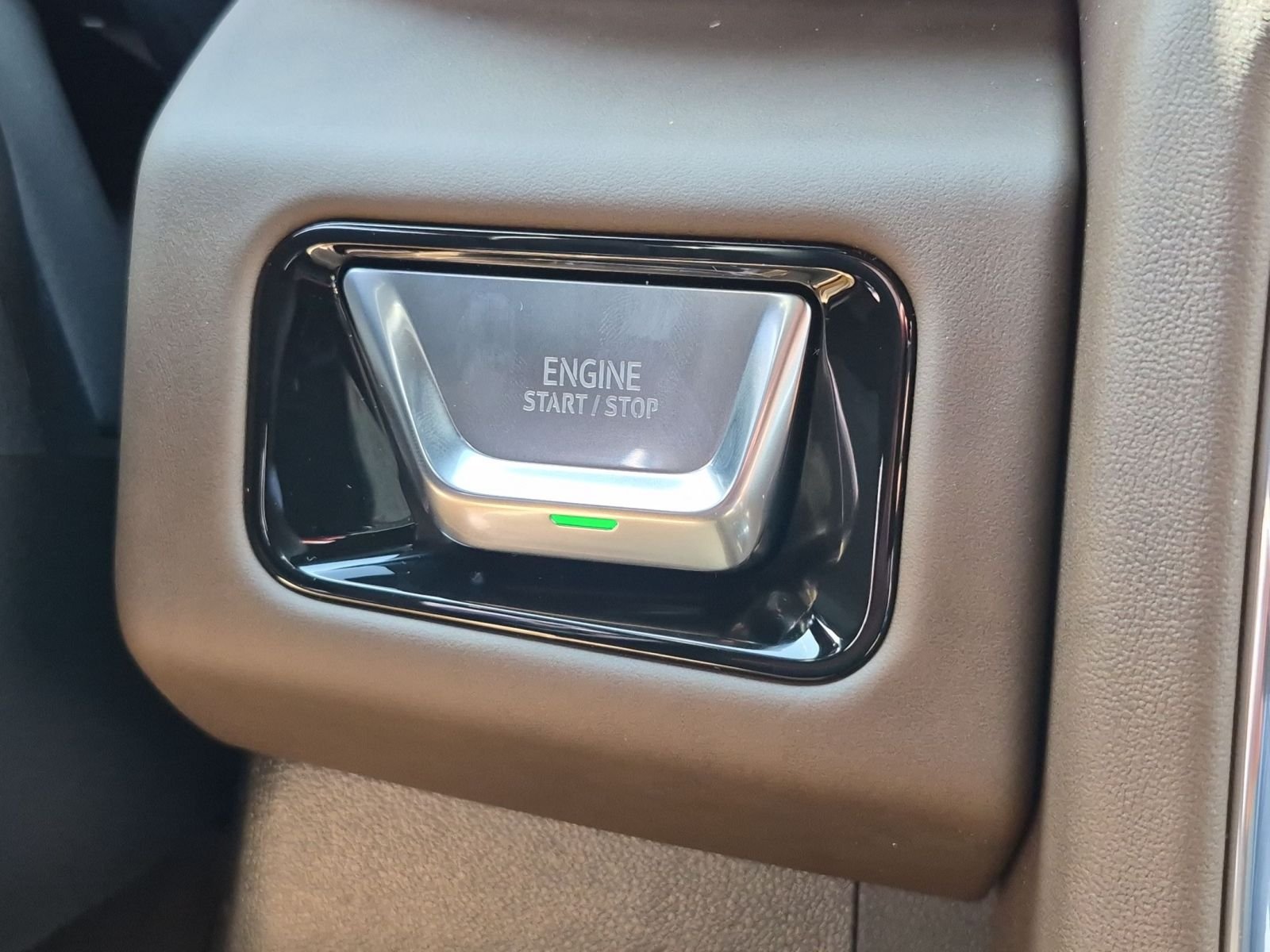 New 2026 GMC Yukon XL Denali Ultimate AWD/4WD image 16