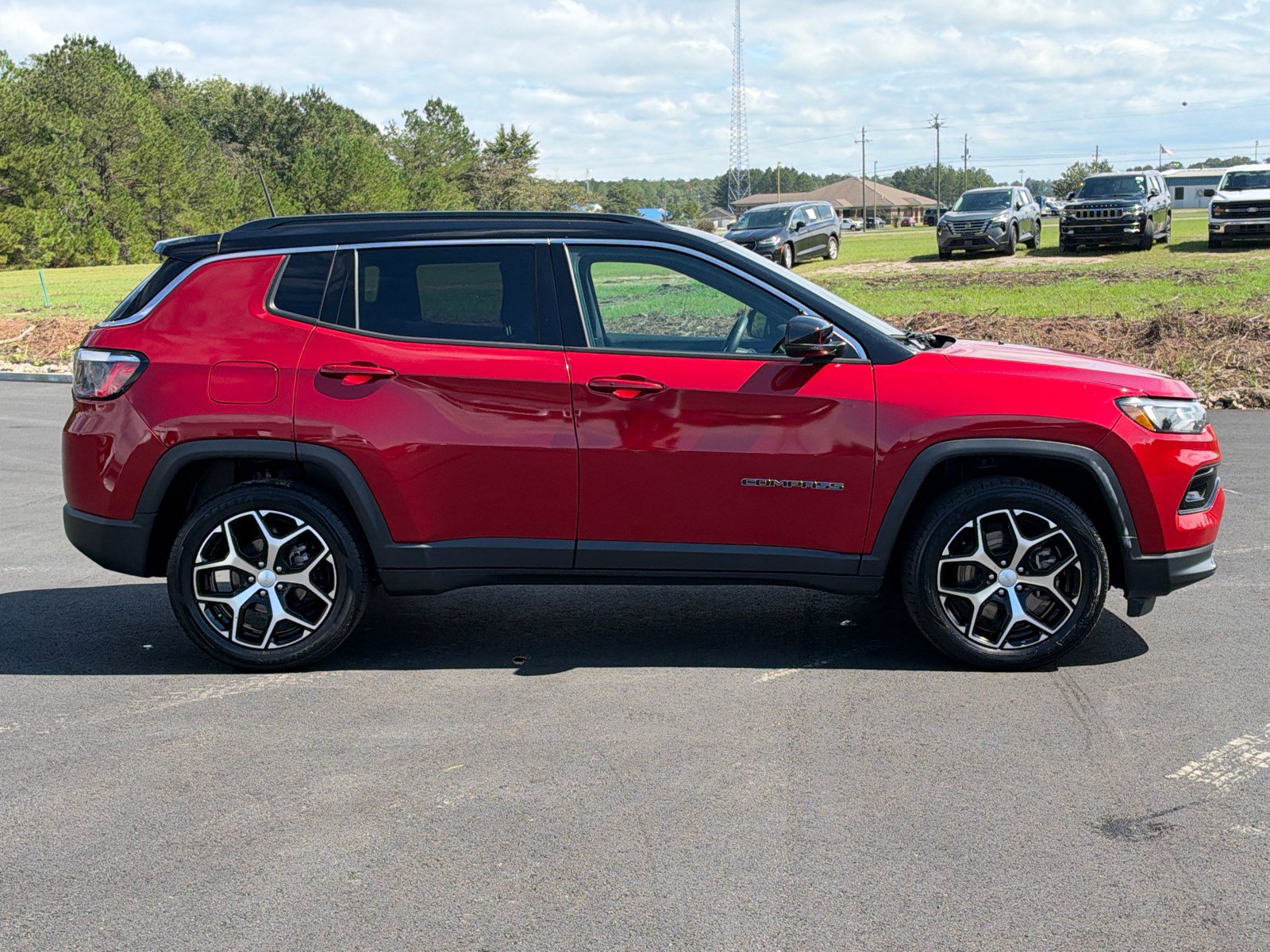Used 2024 Jeep Compass Limited AWD/4WD image 4