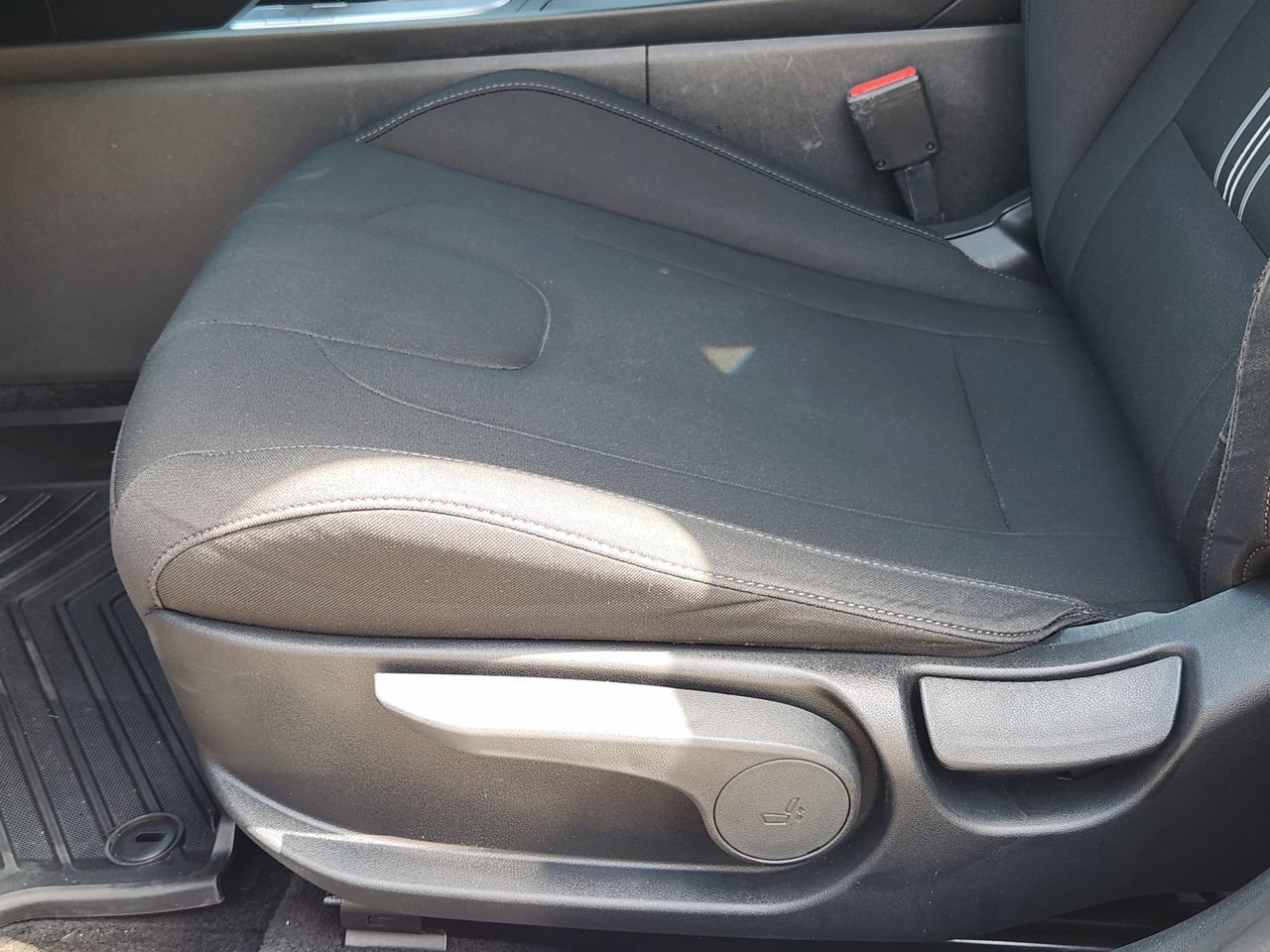 Used 2023 Hyundai Elantra SEL FWD image 24