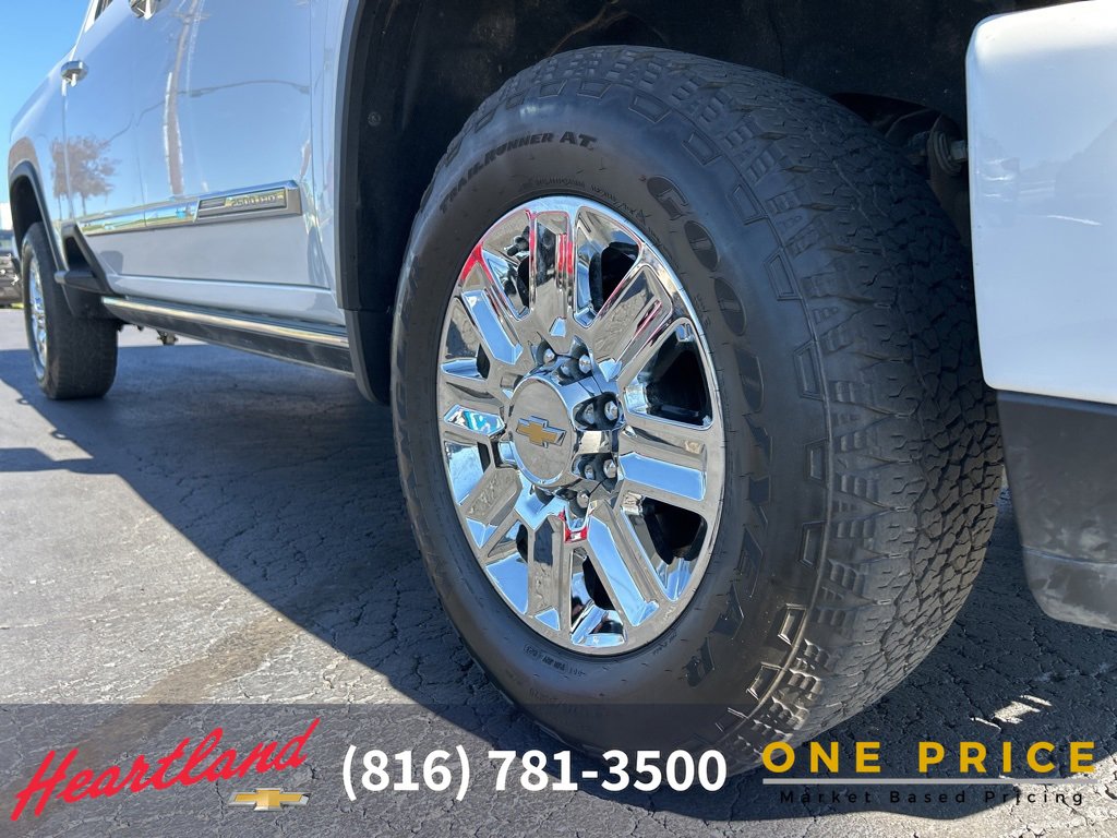 Used 2024 Chevrolet Silverado 2500 High Country w/ High Country Premium Package image 12