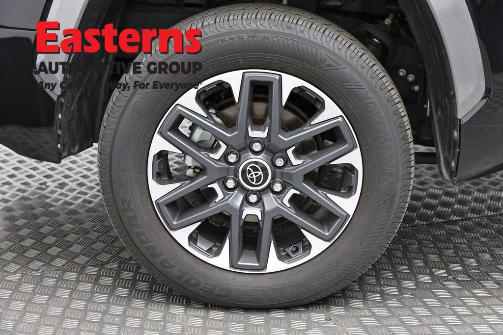 Used 2024 Toyota Tundra Limited image 34