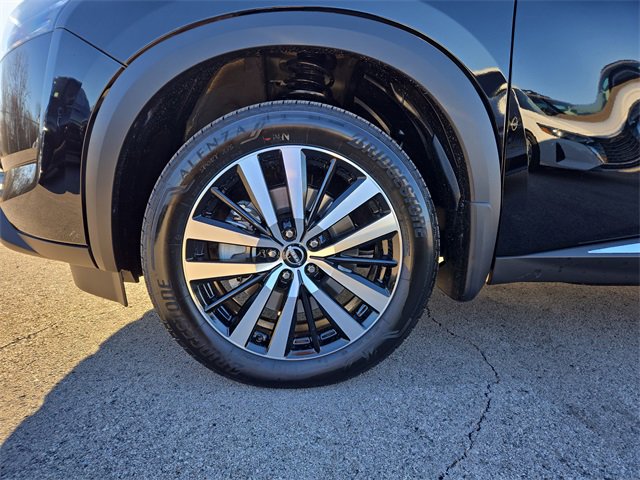 New 2025 Nissan Pathfinder Platinum w/ Cargo Package image 39