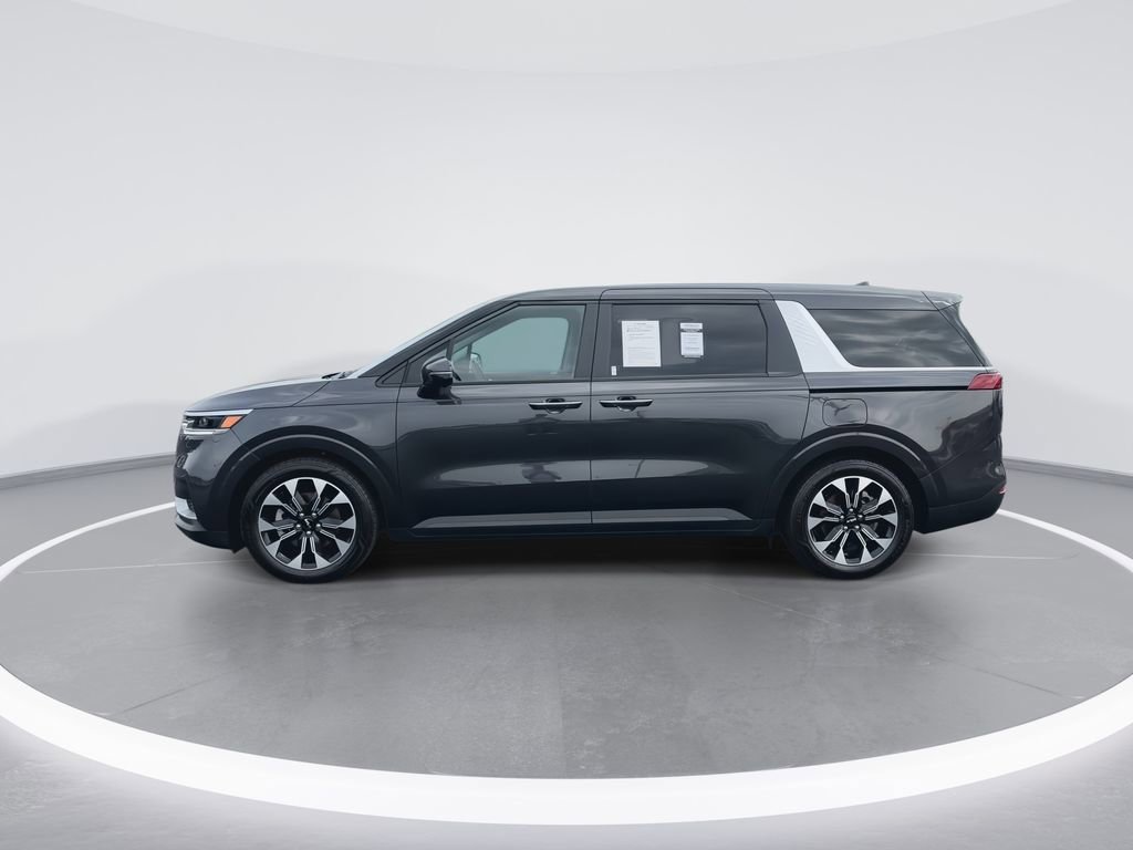 Used 2024 Kia Carnival EX FWD image 5