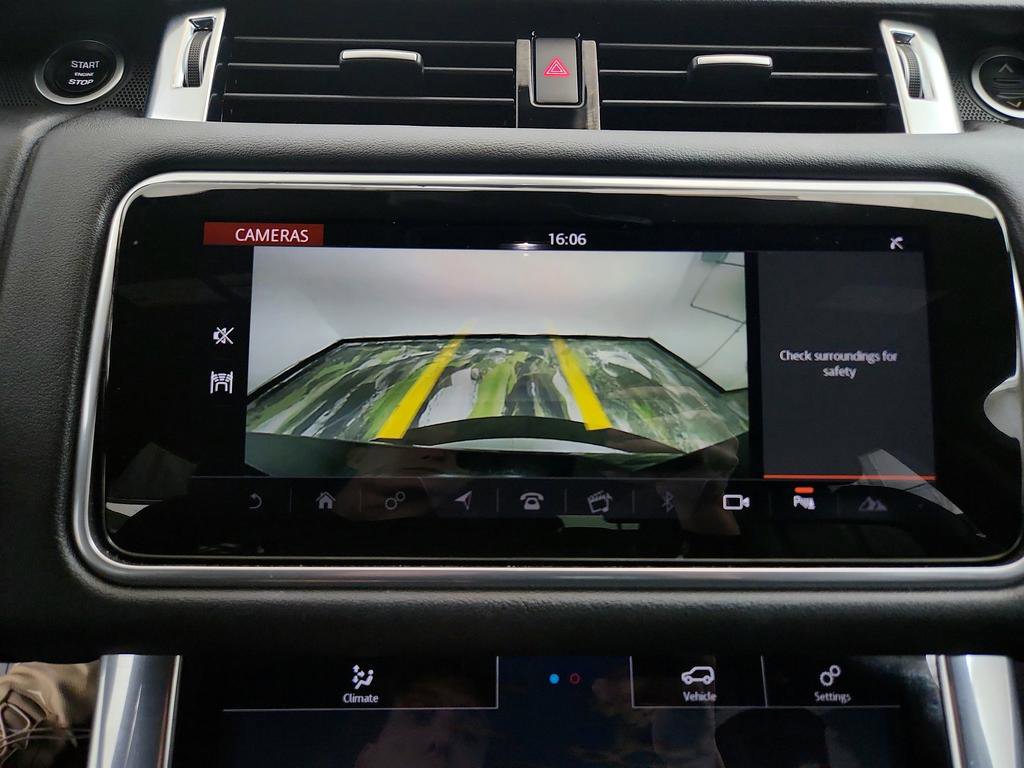 Used 2020 Land Rover Range Rover Sport SE image 18