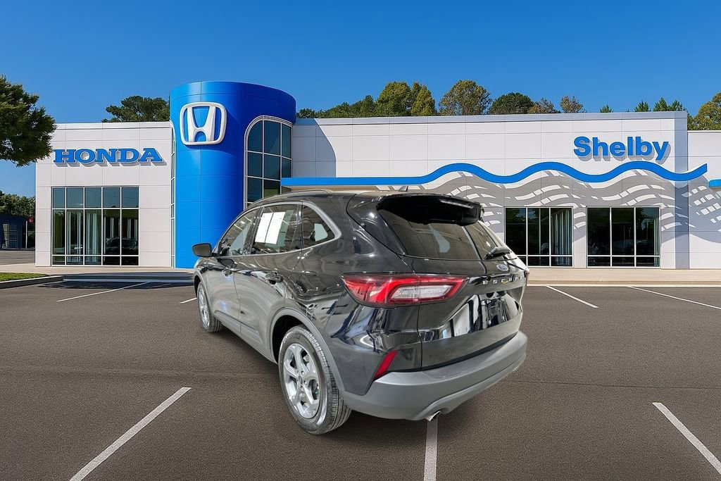 Used 2025 Ford Escape ST-Line image 6