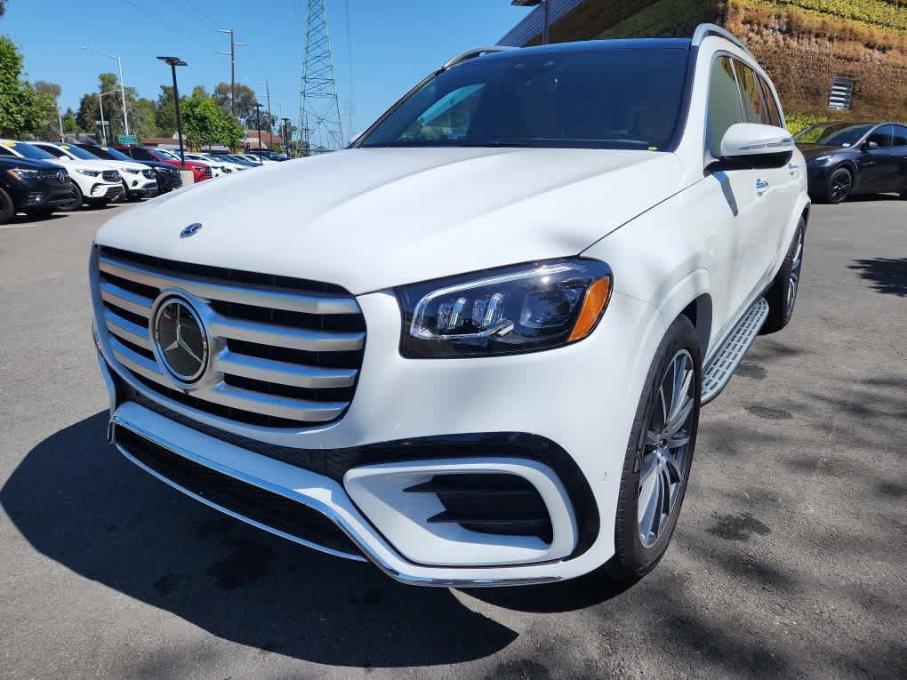 Used 2026 Mercedes-Benz GLS 580 4MATIC image 3