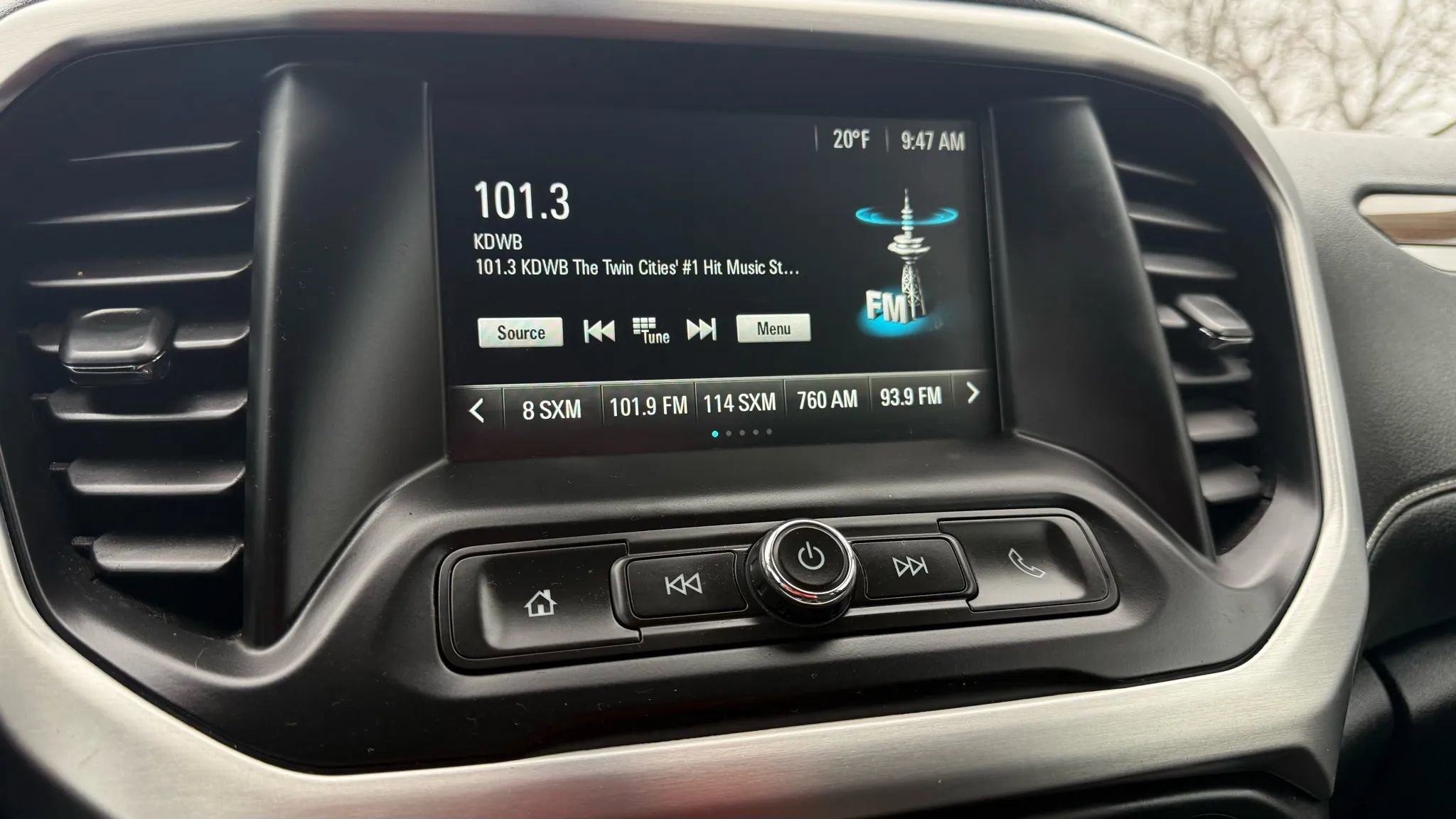 Used 2019 GMC Acadia SLE w/ LPO, Cargo Package image 26