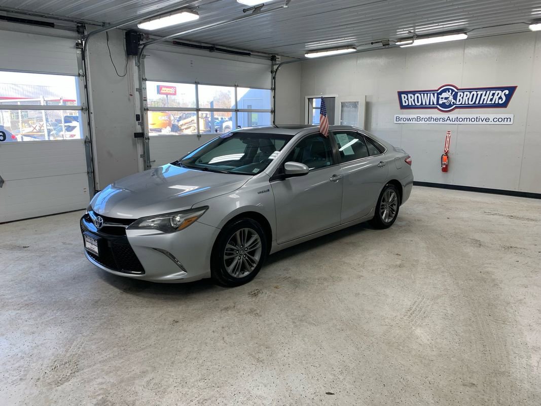 Used 2017 Toyota Camry SE w/ Moonroof Package image 1
