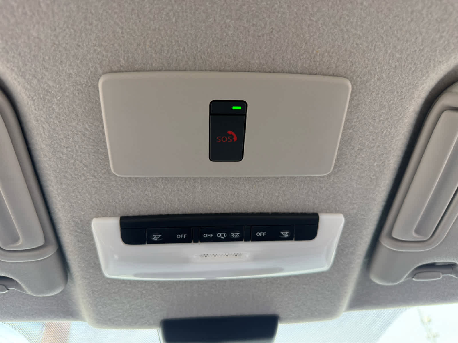 Used 2024 Nissan Kicks SR w/ SR Premium Package image 29