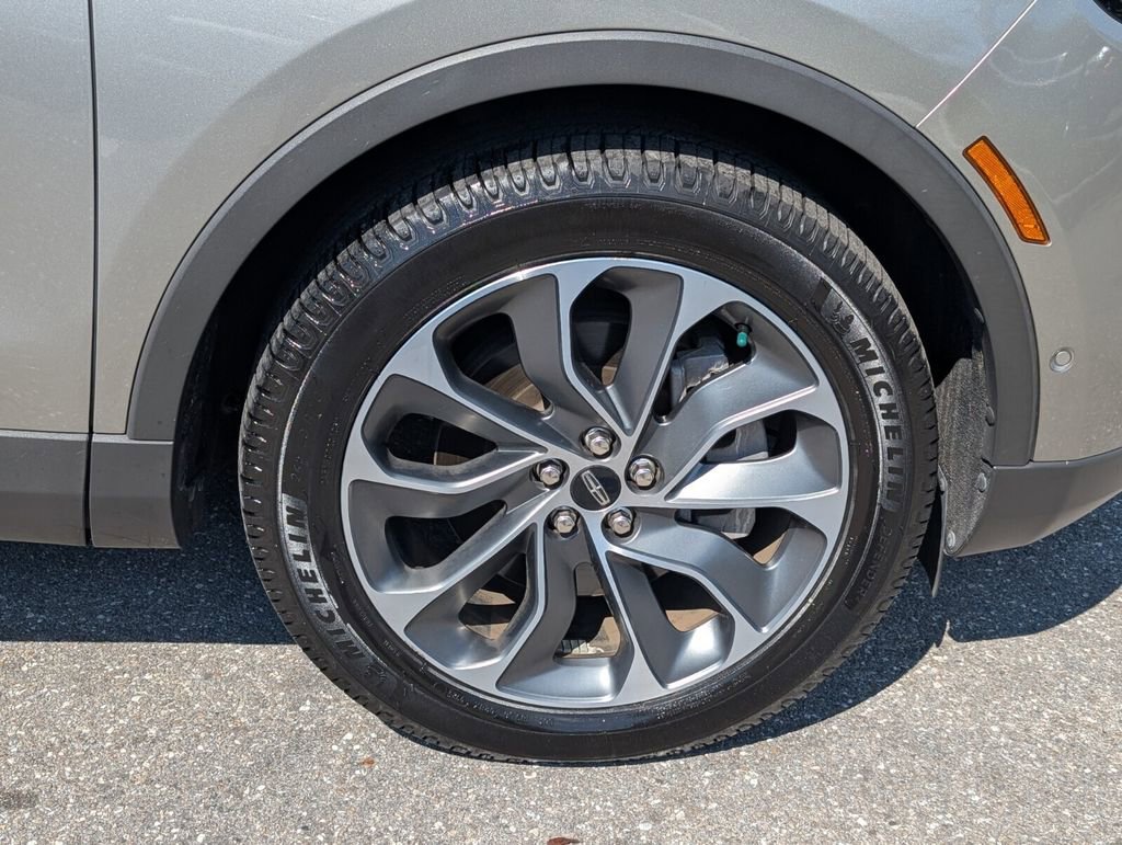 Certified 2023 Lincoln Nautilus Reserve w/ Equipment Group 201A image 18