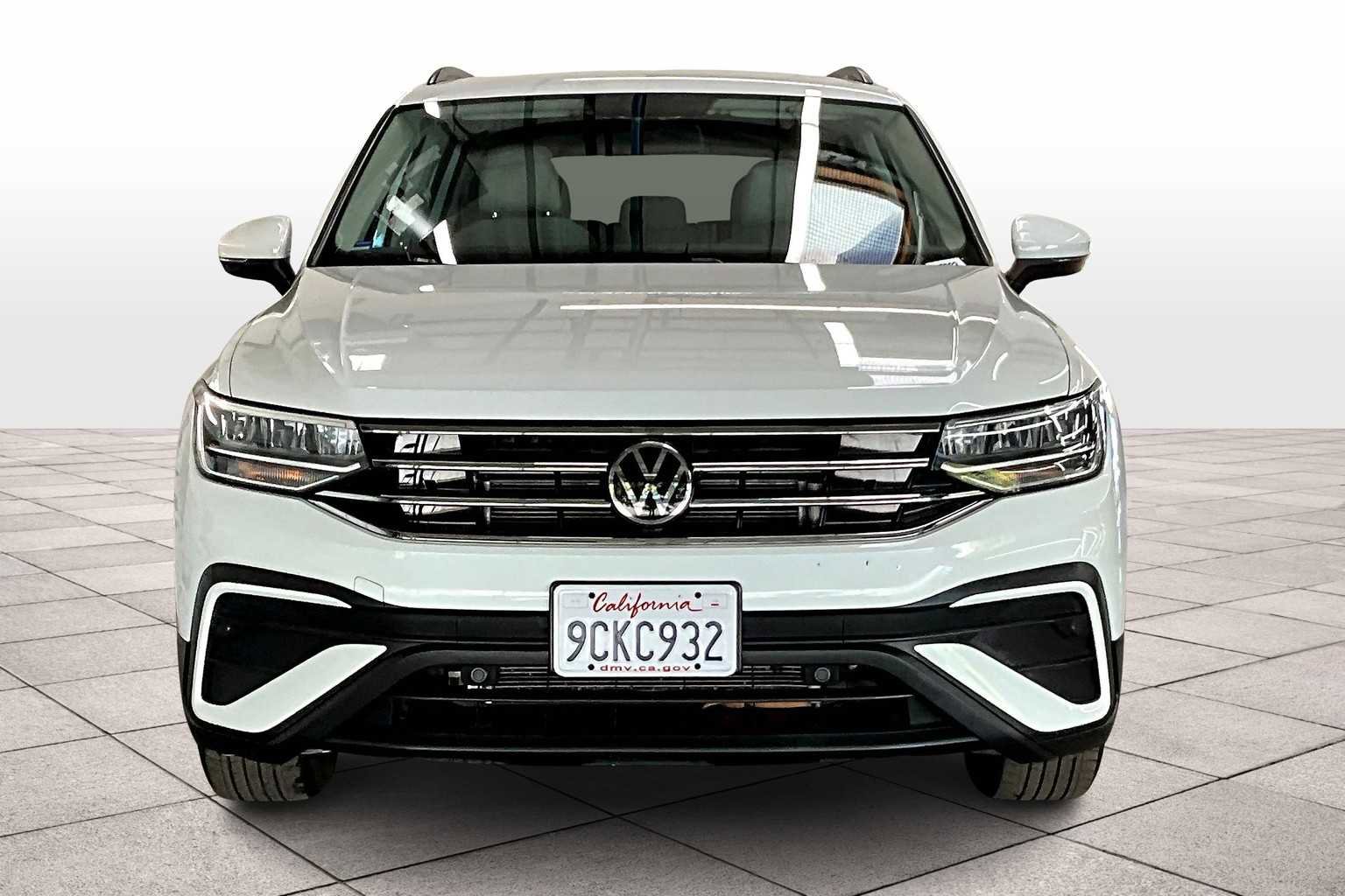 Used 2022 Volkswagen Tiguan S image 3
