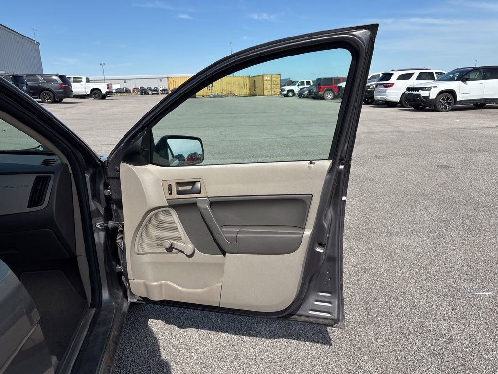 Used 2011 Ford Focus S FWD image 16