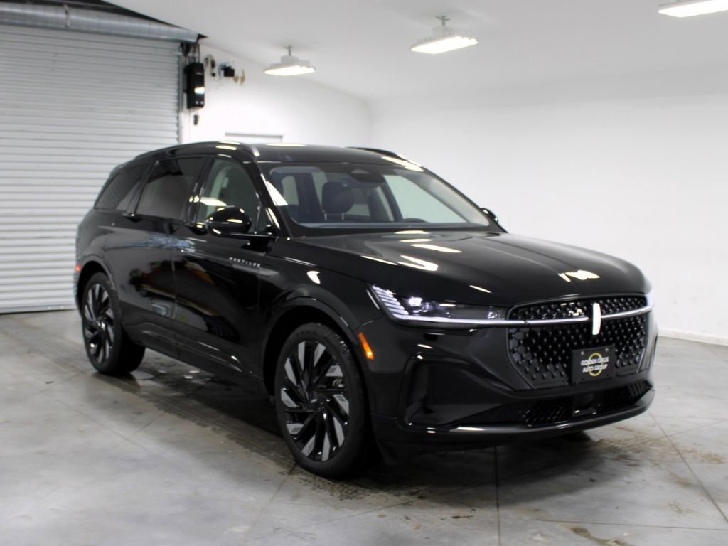 New 2026 Lincoln Nautilus Reserve w/ Jet Appearance Package image 2